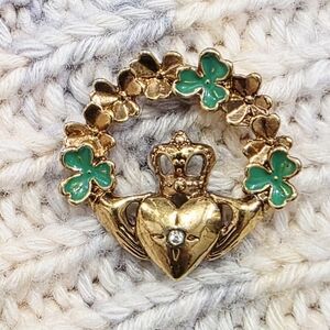 Vintage Avon Gold Tone Claddagh Brooch with Green Enamel Clover